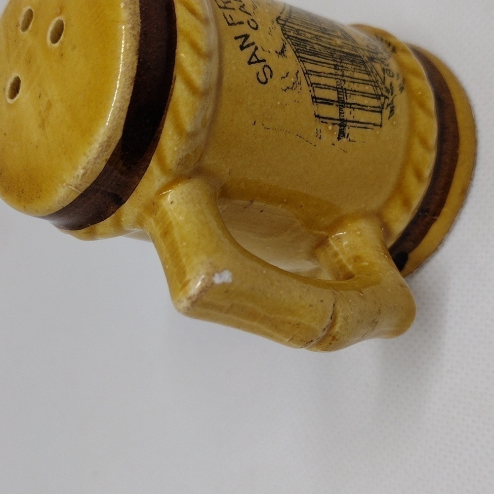 Vintage San Francisco Golden Gate Bridge Souvenir Salt & Pepper Shaker Set - Picture 3 of 14